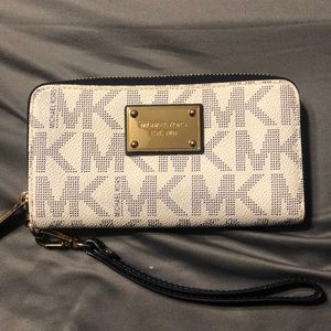 Michael Kors phone wallet